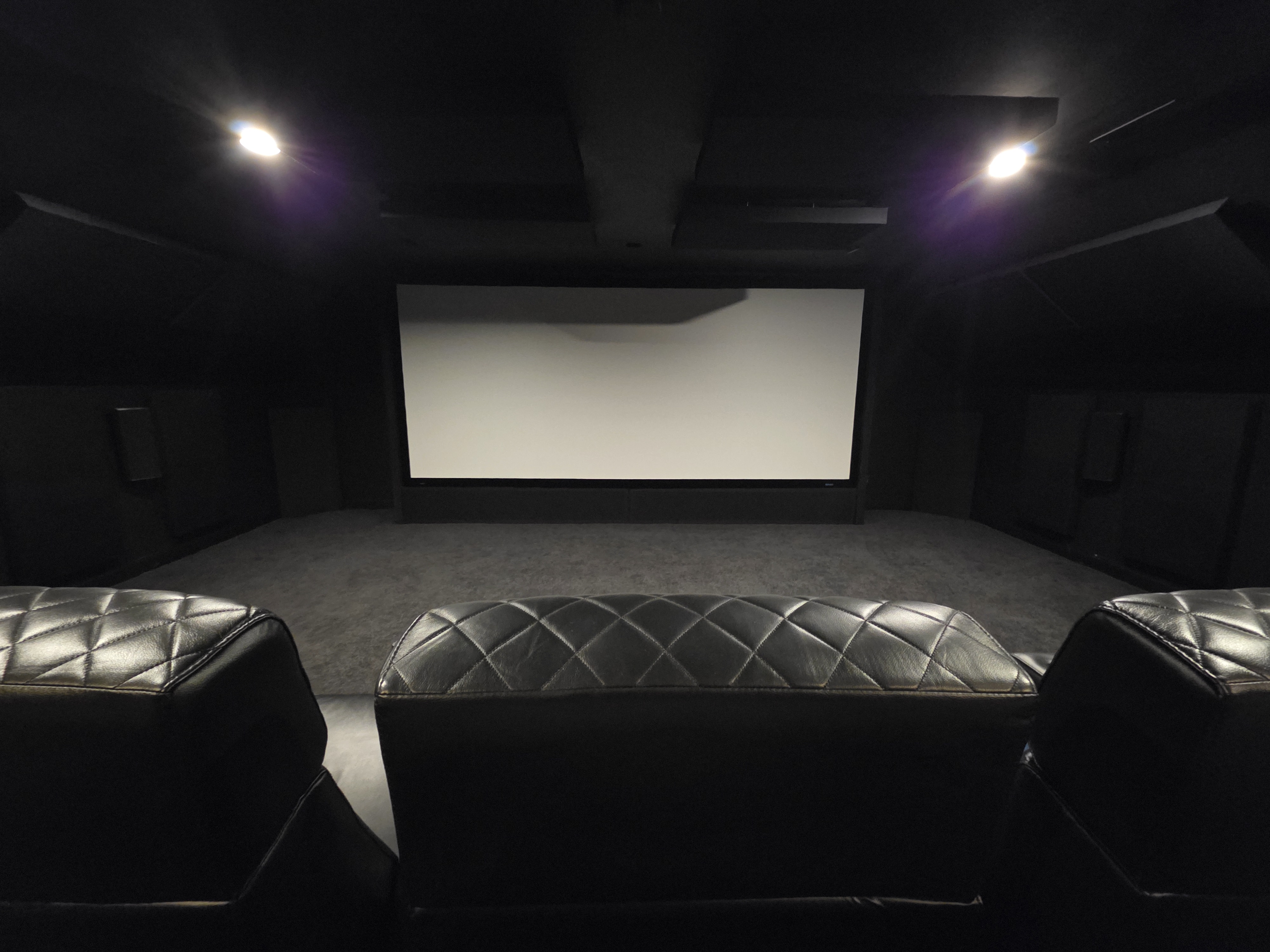 refHT Theater Installation